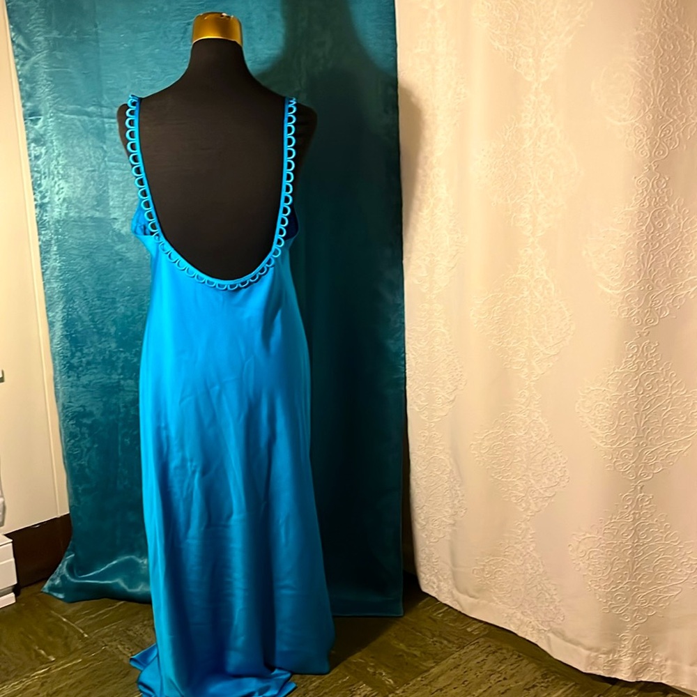 Elegant Blue Satin Dress - Picture 3 of 3